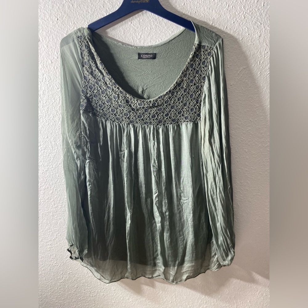 Women’s blouse